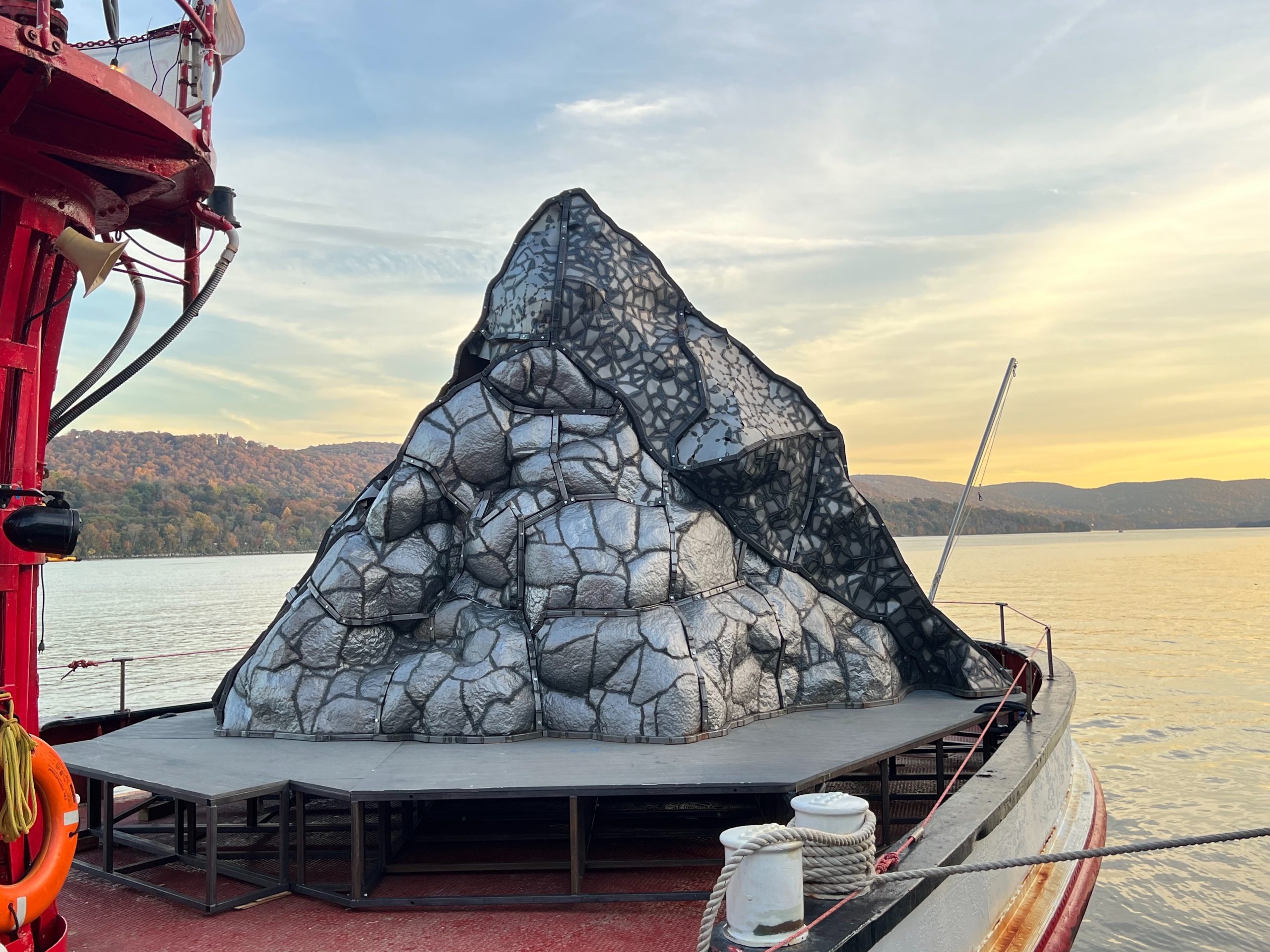 Beatriz Cortez, Ilopango, the Volcano that Lef, photograph of the steel sculpture navigating the Hudson River on the J. J. Harvey fireboat, October 27-29, 2023, courtesy of the artist